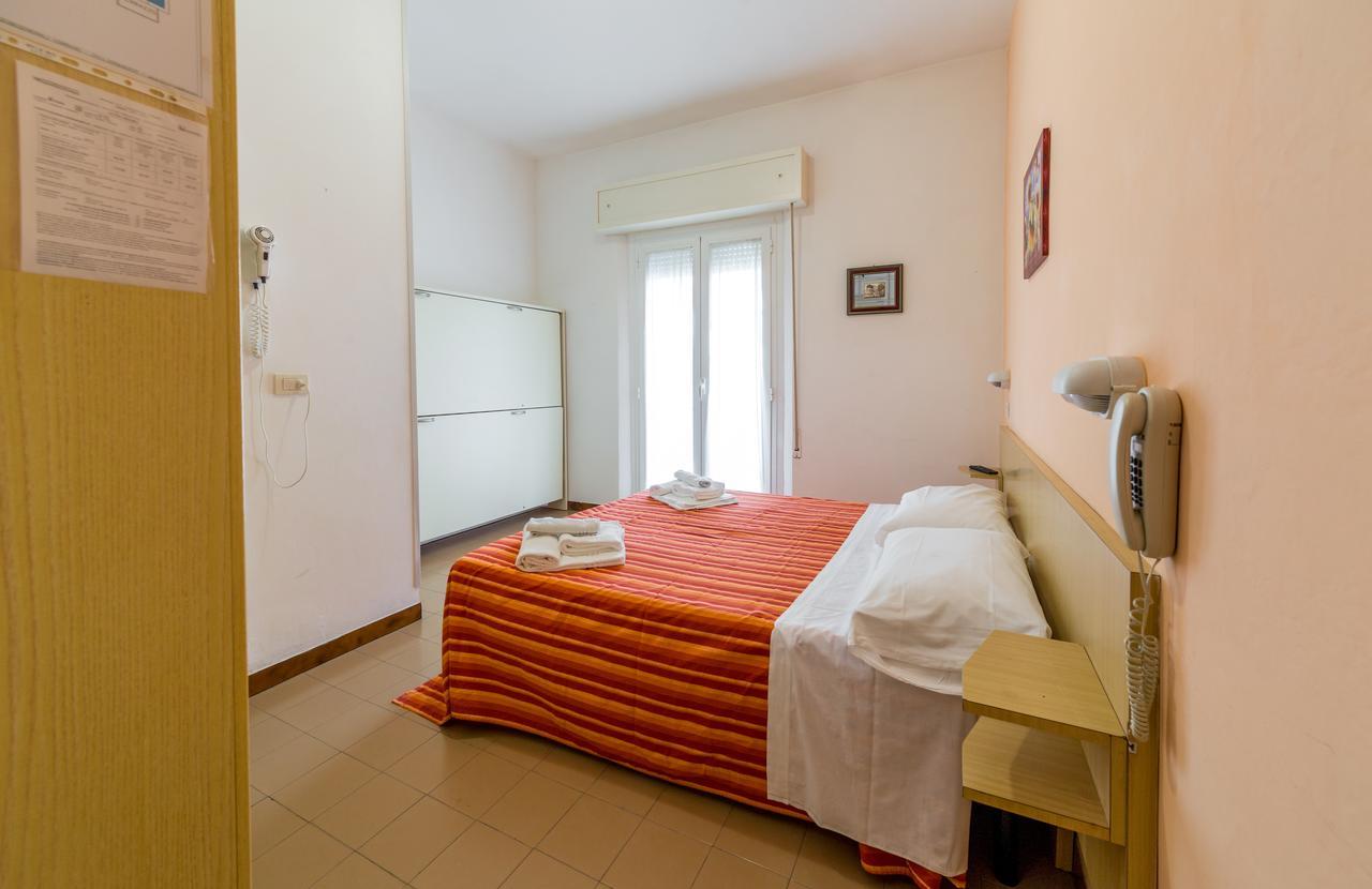 Hotel Malibu Mare Rimini Exterior photo